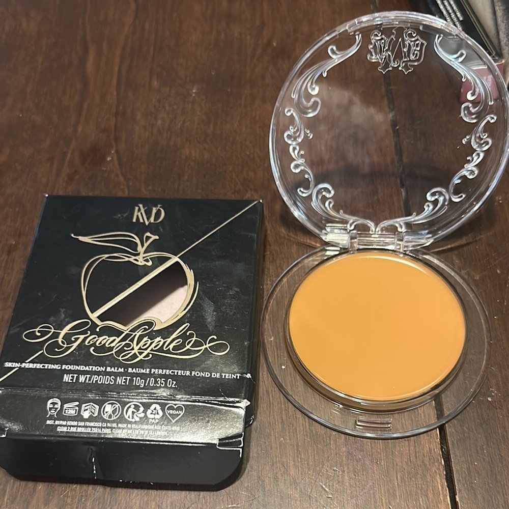 Kat Von D Tan Foundation Matte Finish